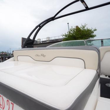 2012 Sea Ray sundeck