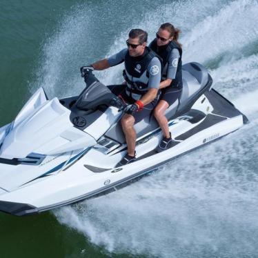 2015 Yamaha vs 1100 waverunner (all offers accepted)