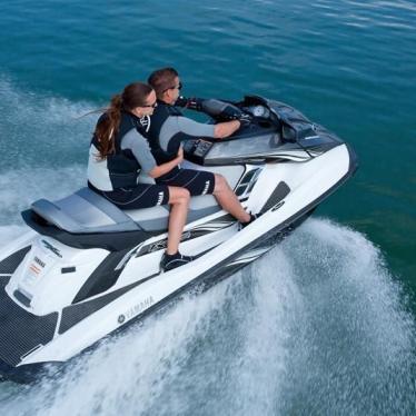 2015 Yamaha vs 1100 waverunner (all offers accepted)