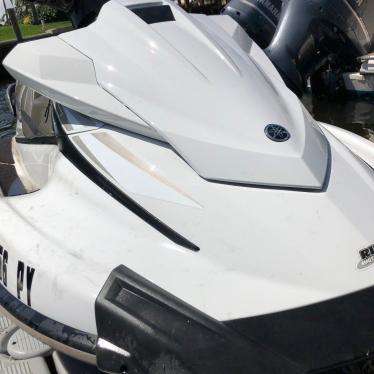 2015 Yamaha vs 1100 waverunner (all offers accepted)