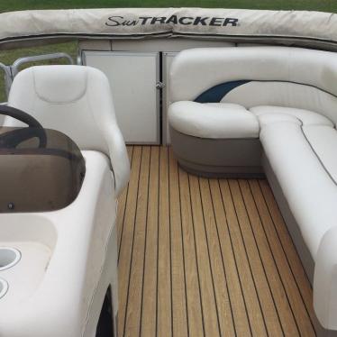 2004 Sun Tracker