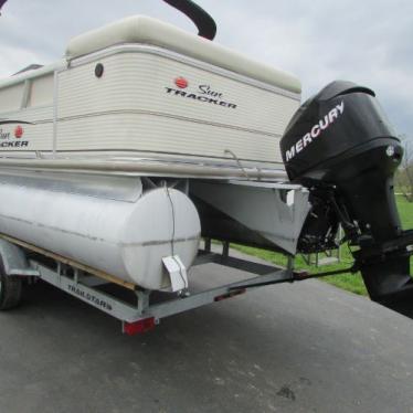 2006 Sun Tracker party barge 27ft regency edition