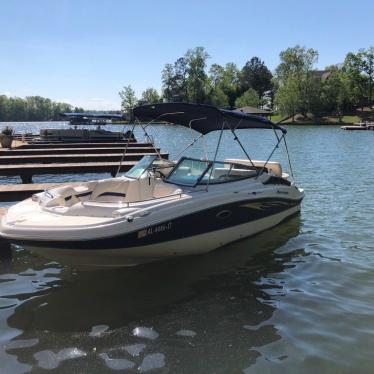 2008 Hurricane sundeck 2200