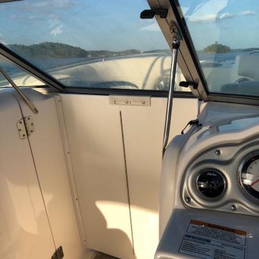 2008 Hurricane sundeck 2200