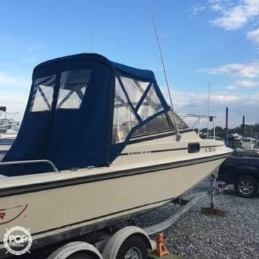 1988 Boston Whaler revenge 22 w.t.