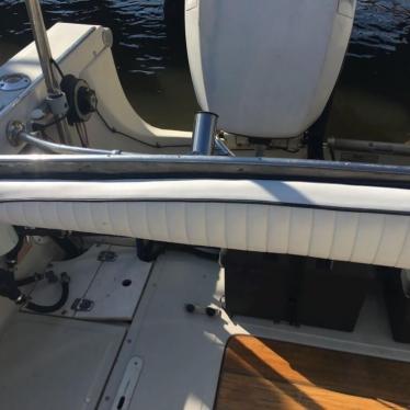 1988 Boston Whaler revenge 22 w.t.