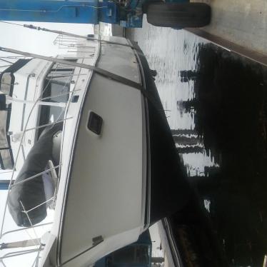 1983 Carver 3607 diesel aft cabin