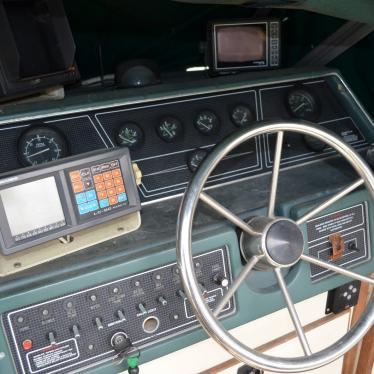 1988 Sea Ray cabin