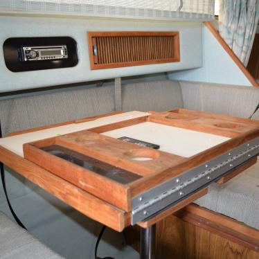 1988 Sea Ray cabin