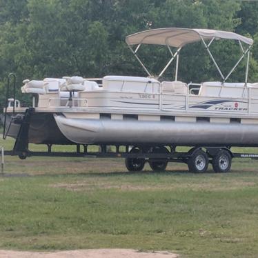 2012 Sun Tracker 24' party barge