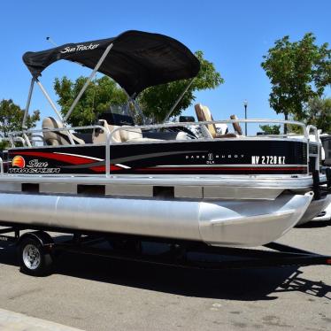 2012 Sun Tracker bass buggy 18 dlx pontoon