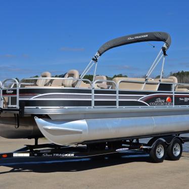 2015 Sun Tracker fishin barge 22 dlx