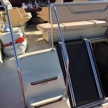 1983 Sea Ray 360 aft cabin