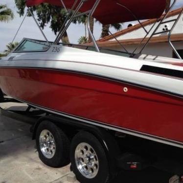 1992 Rinker 236 sport cuddy