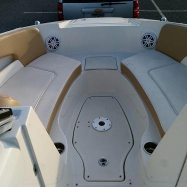 2011 Sea Ray 240 sundeck