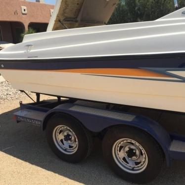 2004 Bayliner 225