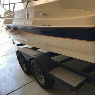 2004 Bayliner 225