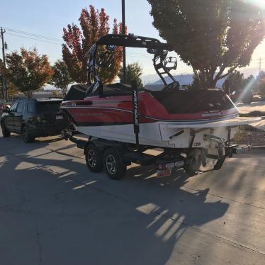 2016 Nautique 210