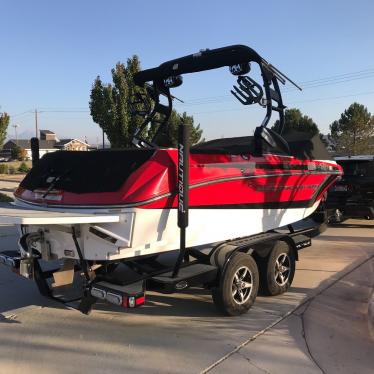 2016 Nautique 210