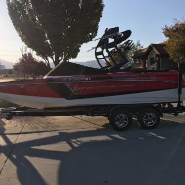 2016 Nautique 210