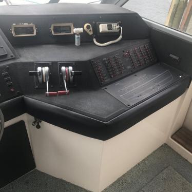 1987 Bayliner 4588