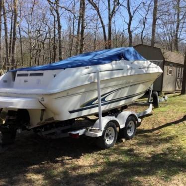 2000 Sea Ray 215 express cruiser