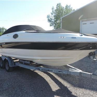 2004 Sea Ray sundeck 240