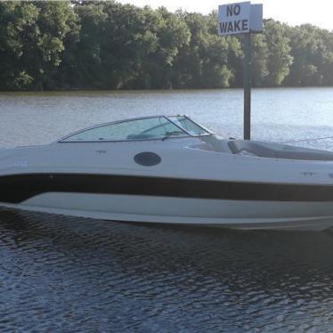 2004 Sea Ray sundeck 240