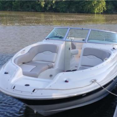 2004 Sea Ray sundeck 240