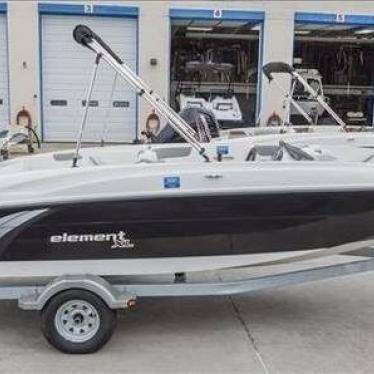 2015 Bayliner 18