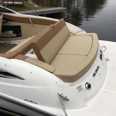 2015 Sea Ray 230 slx