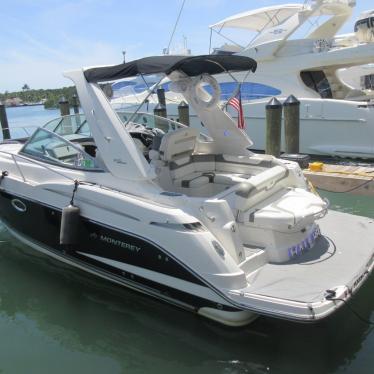 2011 Monterey 3200 sport yacht
