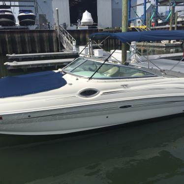 2008 Sea Ray sundeck 240