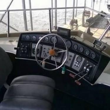 1981 Carver 3007 aft cabin