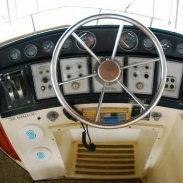 1982 Carver 3607 aft cabin