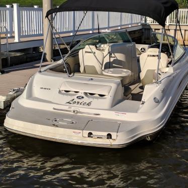 2007 Sea Ray sundeck 220