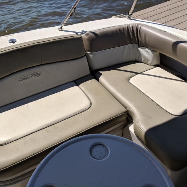 2007 Sea Ray sundeck 220