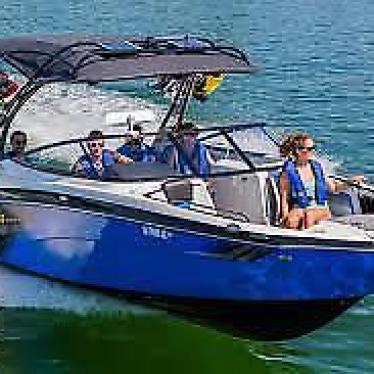 2018 Yamaha 242 x e series