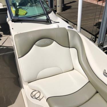 2006 Sea Ray sun deck