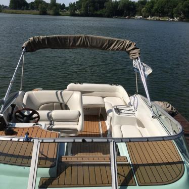 2003 Crownline 242cr