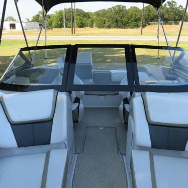 2015 Regal 195 bow rider