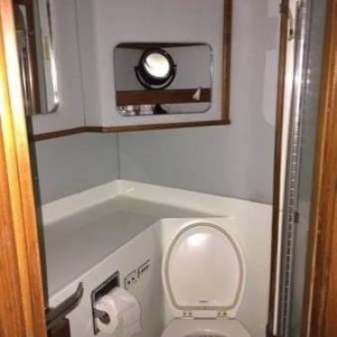 1987 Sea Ray 410 aft cabin