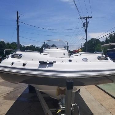 2013 Hurricane sundeck sport ss 231 ob