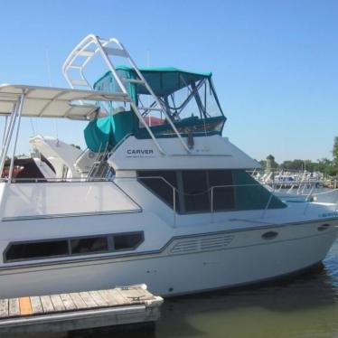 1995 Carver 325 aft cabin