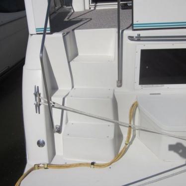 1995 Carver 325 aft cabin