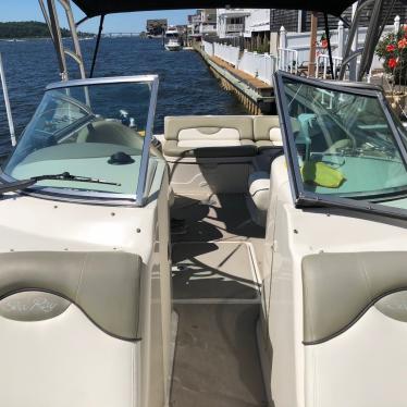 2006 Sea Ray sun deck