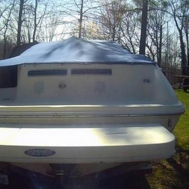 2000 Sea Ray 215 express cruiser