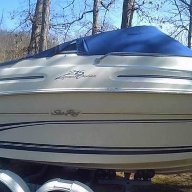 2000 Sea Ray 215 express cruiser