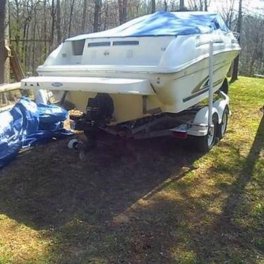 2000 Sea Ray 215 express cruiser