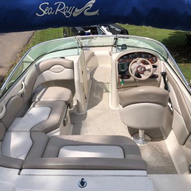 2003 Sea Ray sun deck